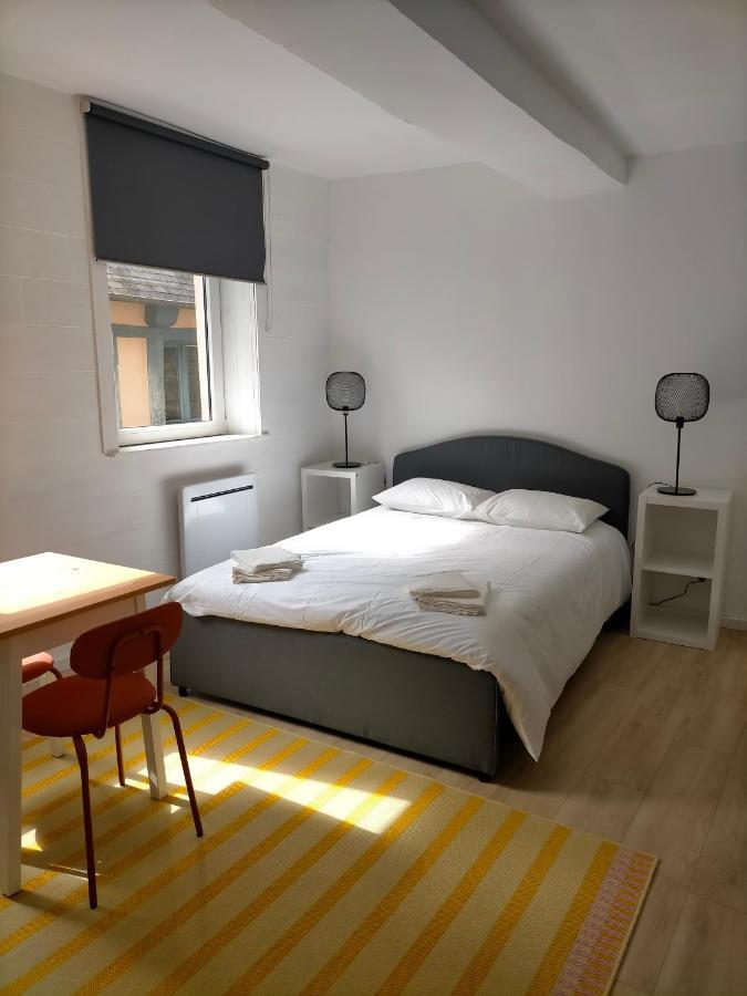 Le 1 St Yves Studios Трегье Экстерьер фото