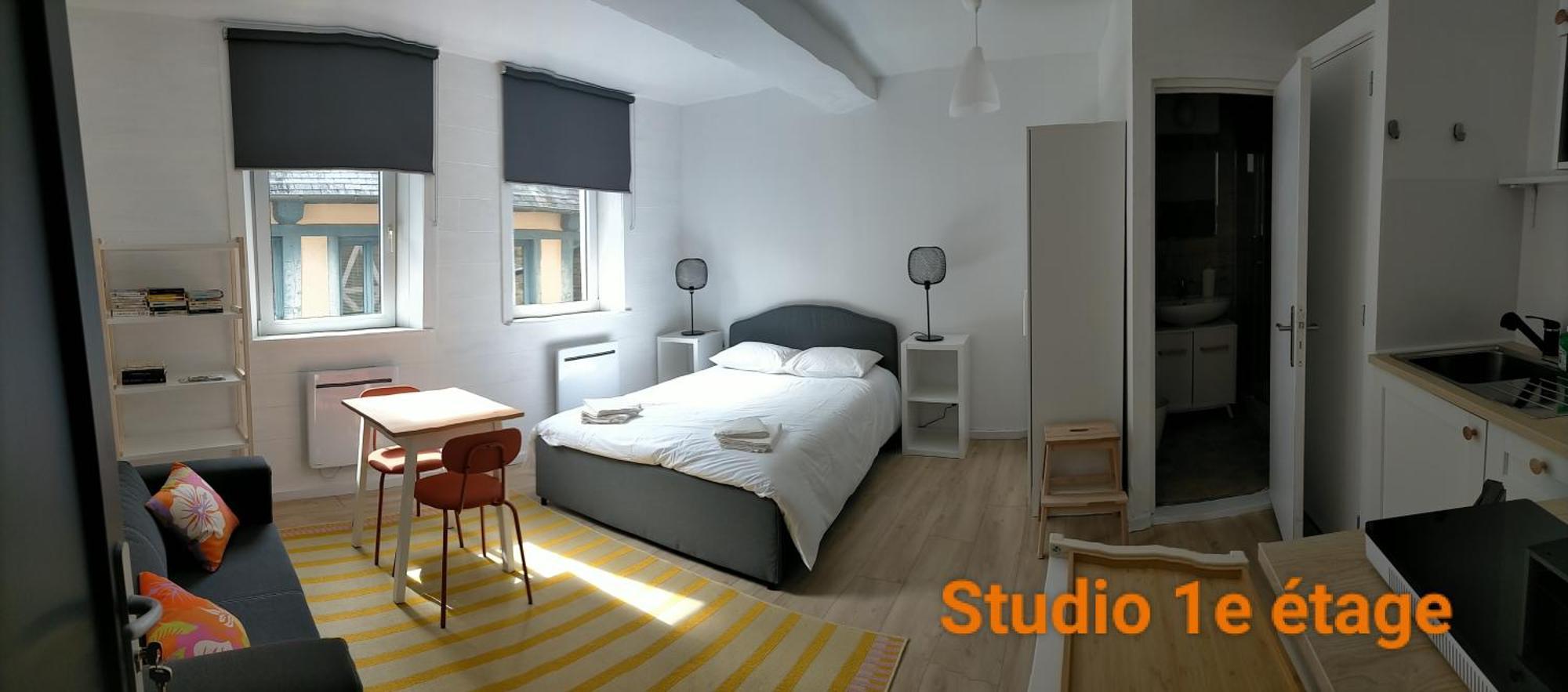 Le 1 St Yves Studios Трегье Экстерьер фото